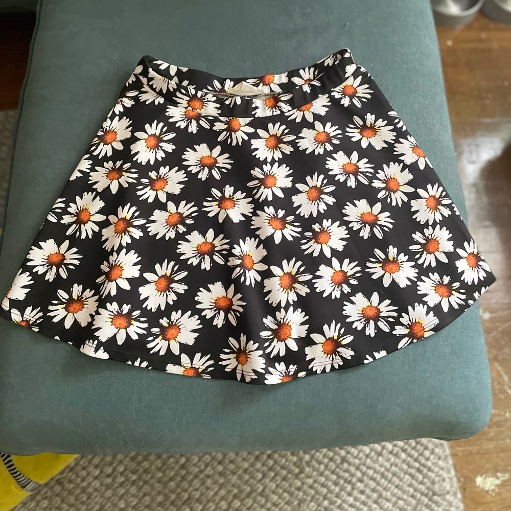Black daisy skirt